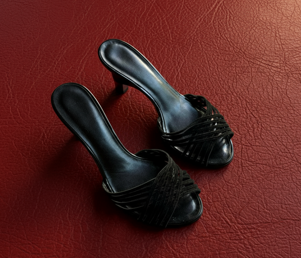 7US CHANEL STRAP KITTEN HEELS
